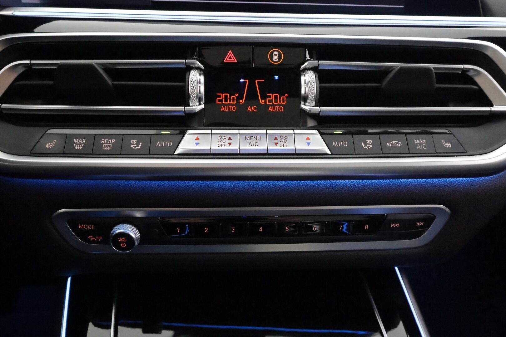 BMW X5 2020 G05 xDrive45e A Charged Edition - | Koukku | ACC | Panorama | H&K | HUD | SportComfort-penkit Muistilla | Soft Close | 360 | Laser-LED | Ilma-alusta | Navi | Katveavustin | Kaistavahti | 2x Latauskaapelit |  