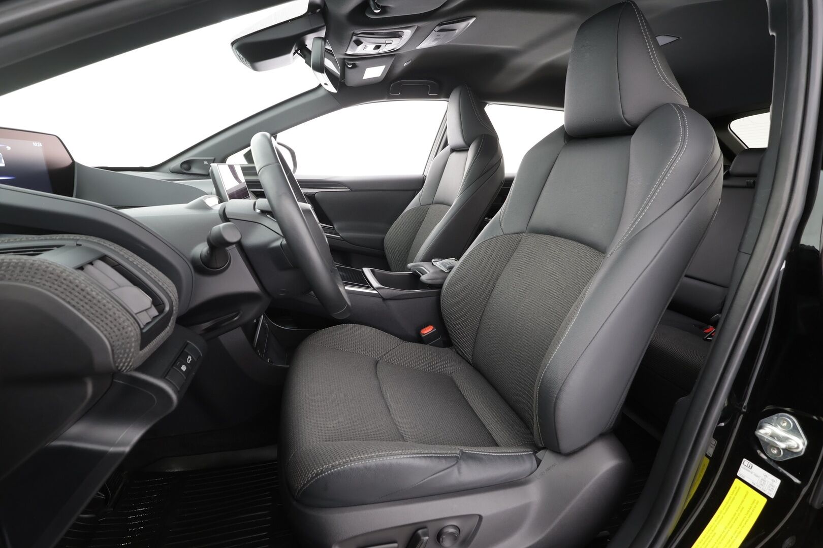 Toyota bZ4X 2022 Style AWD - Lämpöpumppu | JBL Audio | Adapt.Vakkari | Puolinahat Sähkösäädöin | LED | Navi | Keyless | Merkkihuollot | Huippuvarusteet!