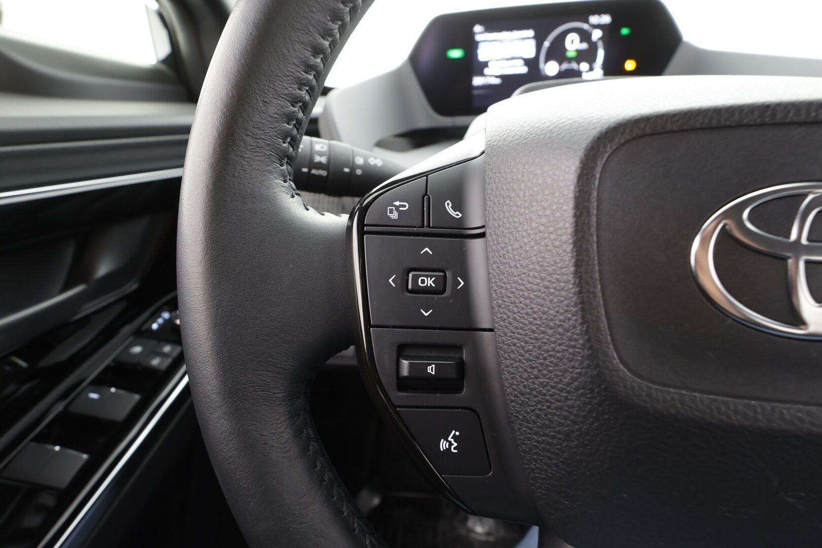 Toyota bZ4X 2022 Style AWD - Lämpöpumppu | JBL Audio | Adapt.Vakkari | Puolinahat Sähkösäädöin | LED | Navi | Keyless | Merkkihuollot | Huippuvarusteet!