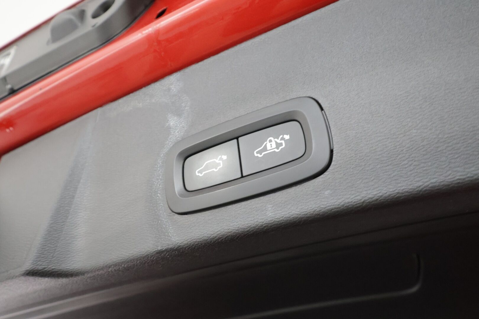 Volvo XC40 2023 T5 TwE Ultimate Dark aut * ACC / Panorama / H&K / 360° / LED / Navi / Koukku / Muistipenkki / BLIS / KeylessGo * - 1.Om Suomi-auto / Kahdet renkaat aluvanteilla / Merkkihuollettu