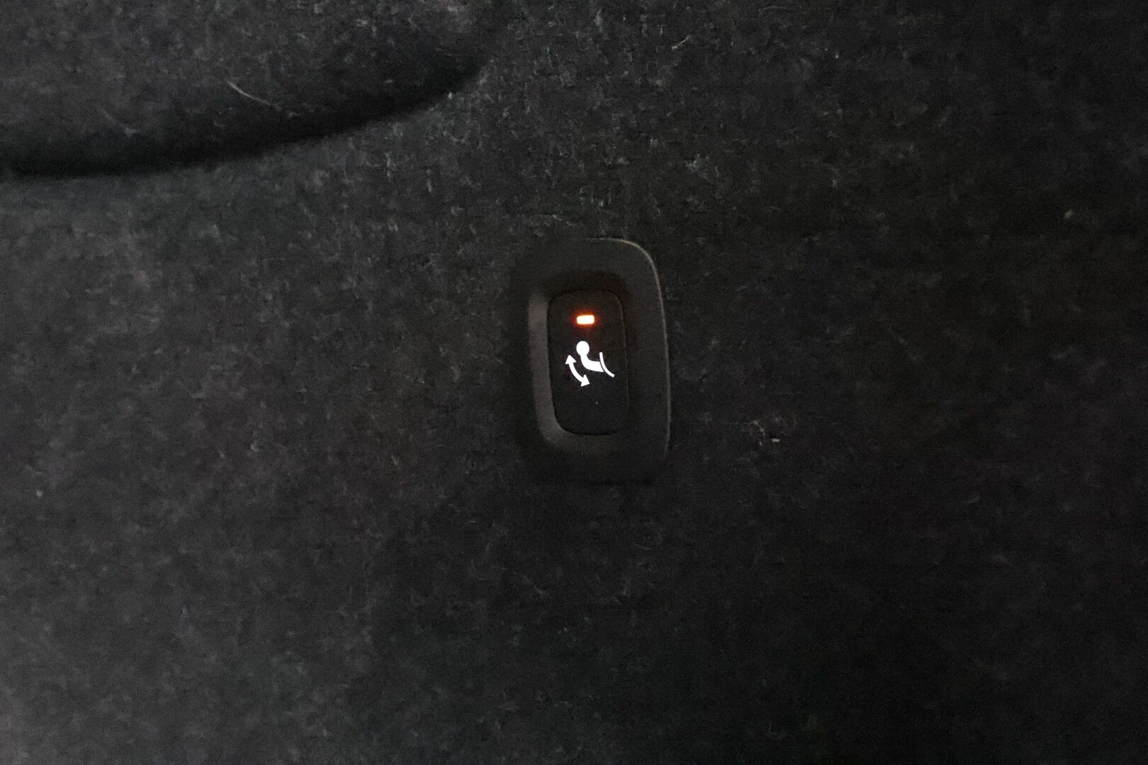 Volvo XC40 2023 T5 TwE Ultimate Dark aut * ACC / Panorama / H&K / 360° / LED / Navi / Koukku / Muistipenkki / BLIS / KeylessGo * - 1.Om Suomi-auto / Kahdet renkaat aluvanteilla / Merkkihuollettu