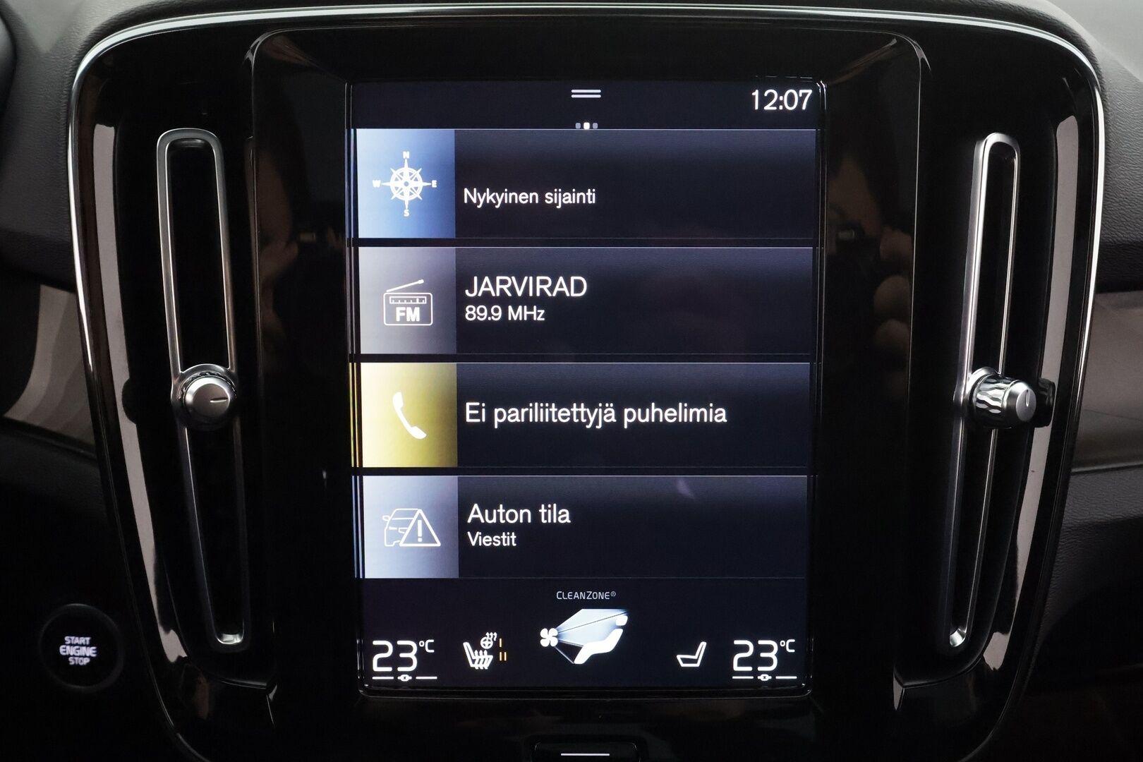 Volvo XC40 2023 T5 TwE Ultimate Dark aut * ACC / Panorama / H&K / 360° / LED / Navi / Koukku / Muistipenkki / BLIS / KeylessGo * - 1.Om Suomi-auto / Kahdet renkaat aluvanteilla / Merkkihuollettu