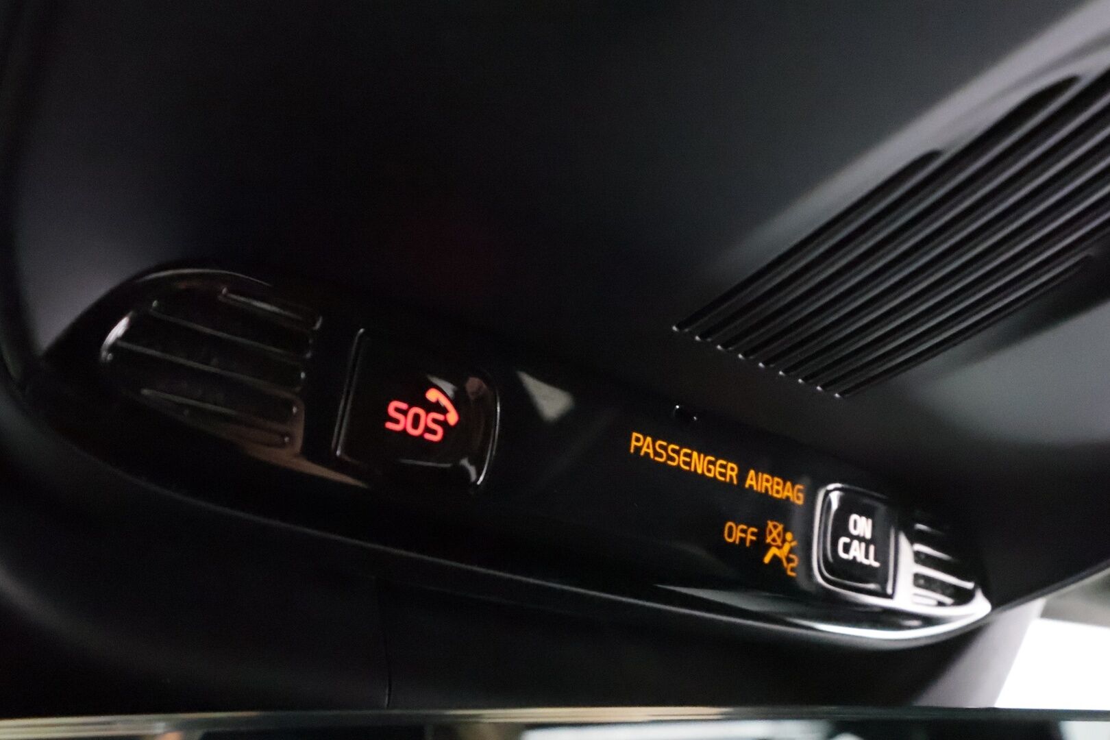 Volvo XC40 2023 T5 TwE Ultimate Dark aut * ACC / Panorama / H&K / 360° / LED / Navi / Koukku / Muistipenkki / BLIS / KeylessGo * - 1.Om Suomi-auto / Kahdet renkaat aluvanteilla / Merkkihuollettu