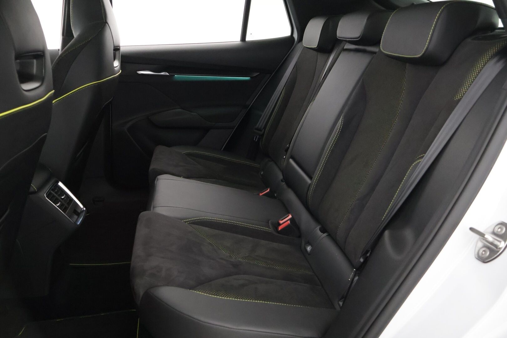 Skoda Enyaq 2023 Coupe 80x 4x4 RS iV - 3,99 % KORKOTARJOUS TÄHÄN AUTOON - * ACC / KeyLessGo / Blis / Crystal Lightning Matrix / P.Kamera / Muistipenkki