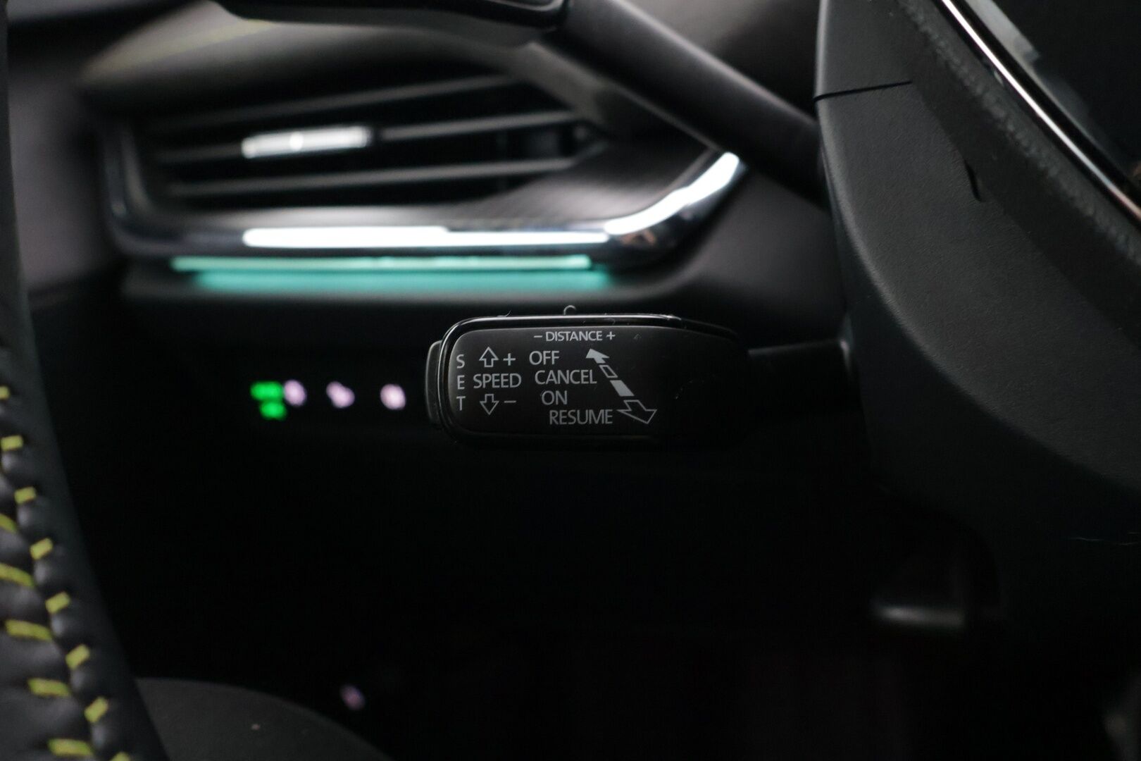 Skoda Enyaq 2023 Coupe 80x 4x4 RS iV - 3,99 % KORKOTARJOUS TÄHÄN AUTOON - * ACC / KeyLessGo / Blis / Crystal Lightning Matrix / P.Kamera / Muistipenkki