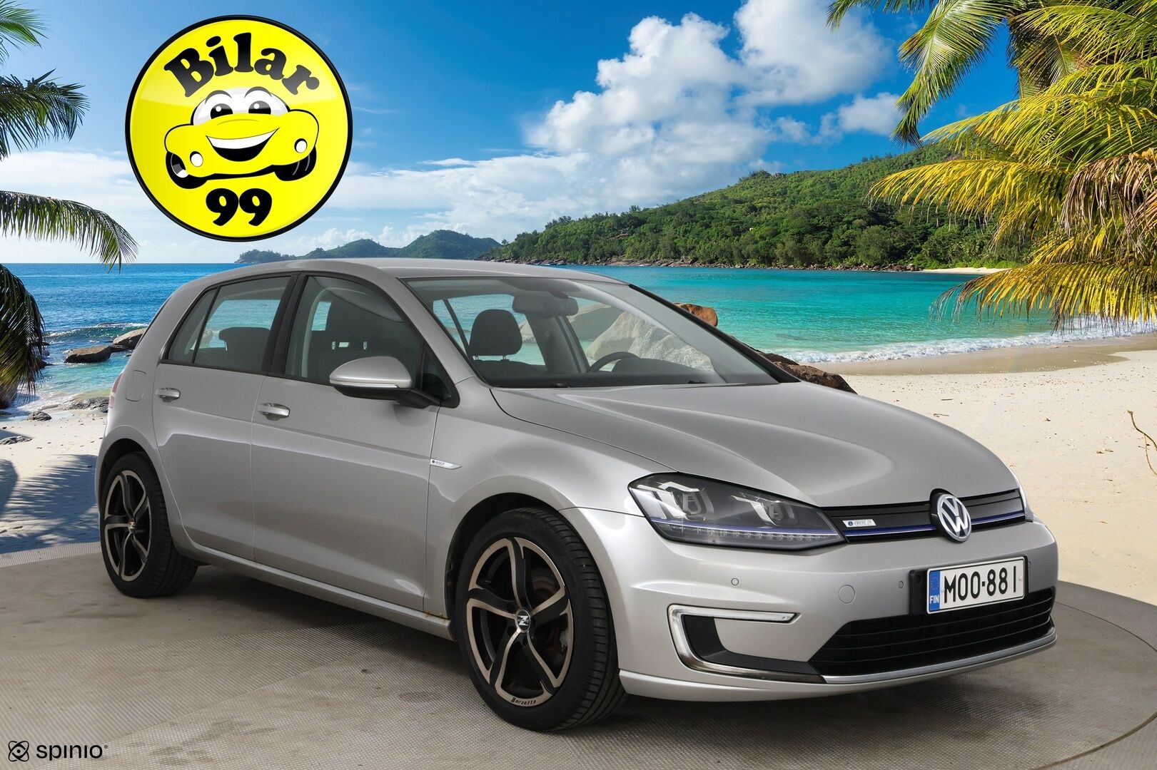 VOLKSWAGEN E-GOLF 2015 e-Golf 85kW / Vakkari / Navi / P. Tutkat /  LED / - Keyless / 2x Vanteet&Renkaat