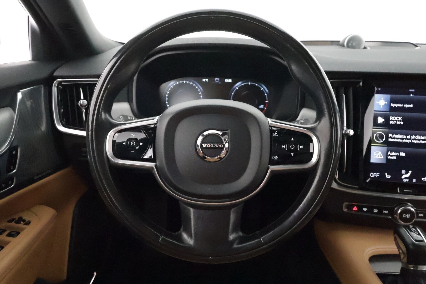 Volvo V90 2017 D5 AWD Inscription aut **HUD / Panorama / 360° Kamera / Adapt.Vakkari / Sporttipenkit Muistilla / Full-LED** - 3,99 % KORKOTARJOUS TÄHÄN AUTOON - Bowers&Wilkins / Digimittaristo / Navi / Kaistavahti / KeylessGO / 2x Renkaat