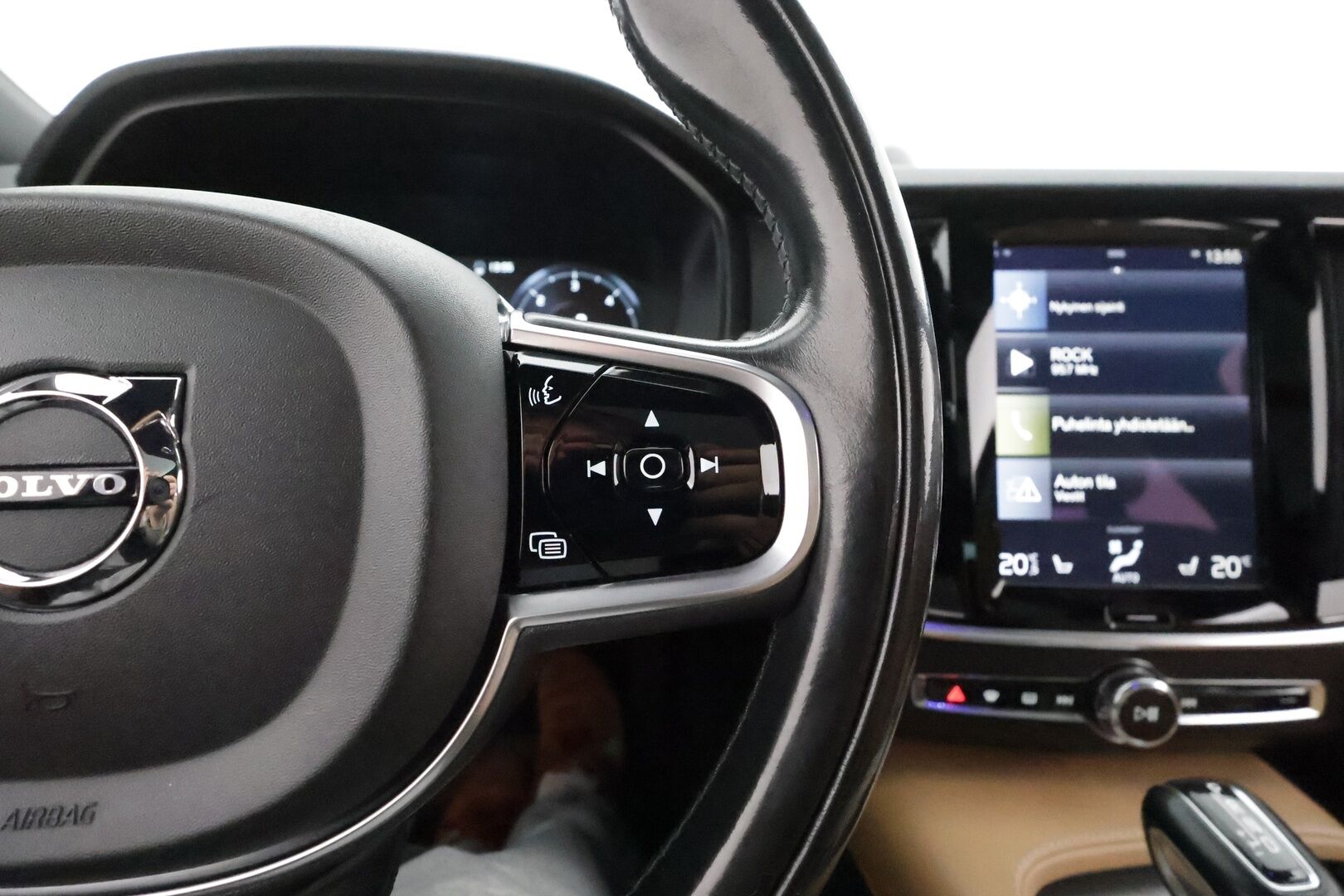 Volvo V90 2017 D5 AWD Inscription aut **HUD / Panorama / 360° Kamera / Adapt.Vakkari / Sporttipenkit Muistilla / Full-LED** - 3,99 % KORKOTARJOUS TÄHÄN AUTOON - Bowers&Wilkins / Digimittaristo / Navi / Kaistavahti / KeylessGO / 2x Renkaat