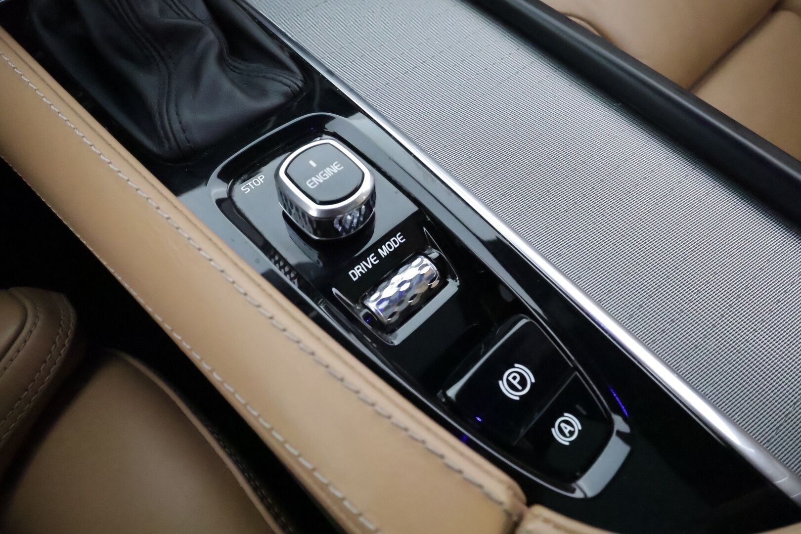 Volvo V90 2017 D5 AWD Inscription aut **HUD / Panorama / 360° Kamera / Adapt.Vakkari / Sporttipenkit Muistilla / Full-LED** - 3,99 % KORKOTARJOUS TÄHÄN AUTOON - Bowers&Wilkins / Digimittaristo / Navi / Kaistavahti / KeylessGO / 2x Renkaat