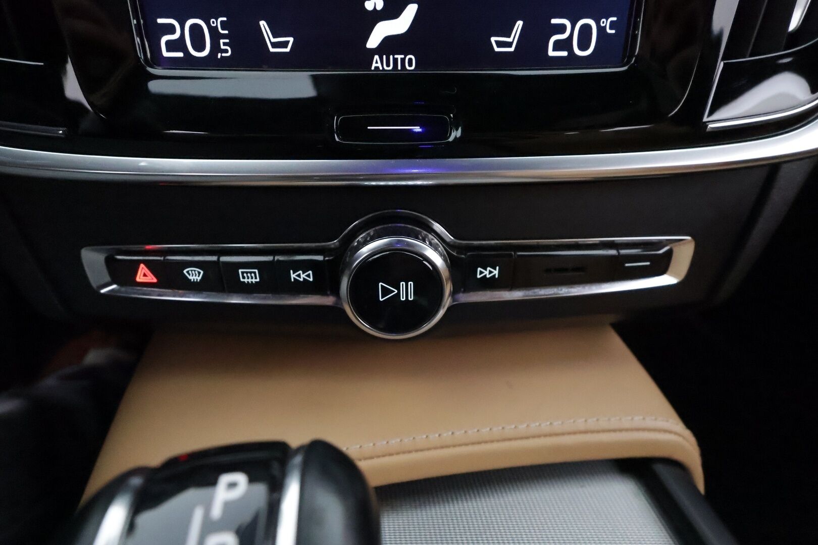 Volvo V90 2017 D5 AWD Inscription aut **HUD / Panorama / 360° Kamera / Adapt.Vakkari / Sporttipenkit Muistilla / Full-LED** - 3,99 % KORKOTARJOUS TÄHÄN AUTOON - Bowers&Wilkins / Digimittaristo / Navi / Kaistavahti / KeylessGO / 2x Renkaat