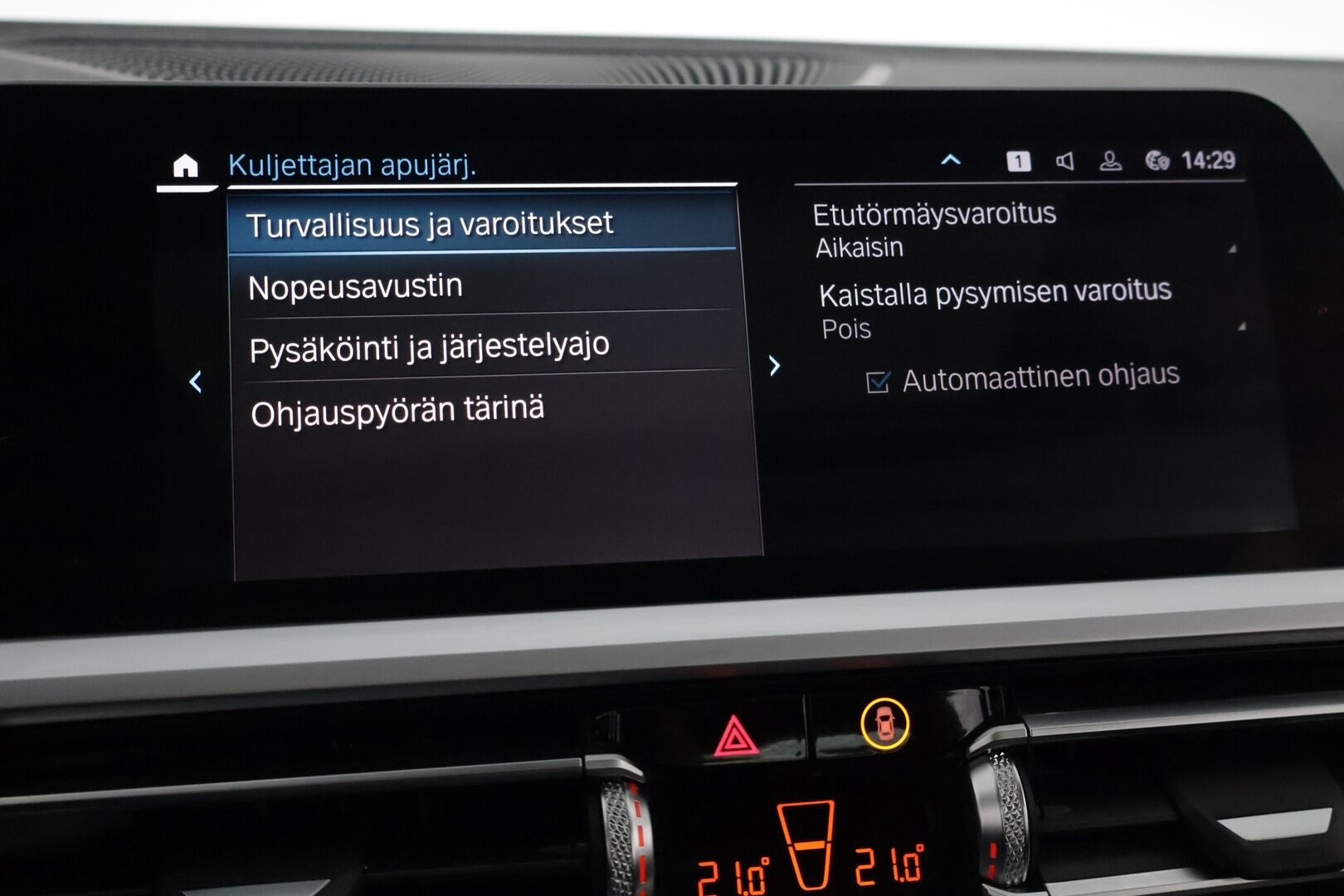 BMW 330 2020 G20 Sedan 330e M-Sport *Kattoluukku / Vakionopeudensäädin / Hifit / Puolinahkapenkit / LED-ajovalot / Kattoluukku / Sähkötoiminen takaluukku* - *2x Aluvanteet / Android auto sekä Appe Carplay / Musta sisäkatto / Upea Väriyhdistelmä*