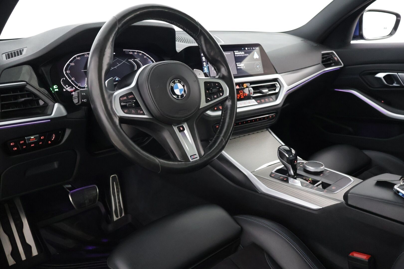 BMW 330 2020 G20 Sedan 330e M-Sport *Kattoluukku / Vakionopeudensäädin / Hifit / Puolinahkapenkit / LED-ajovalot / Kattoluukku / Sähkötoiminen takaluukku* - *2x Aluvanteet / Android auto sekä Appe Carplay / Musta sisäkatto / Upea Väriyhdistelmä*