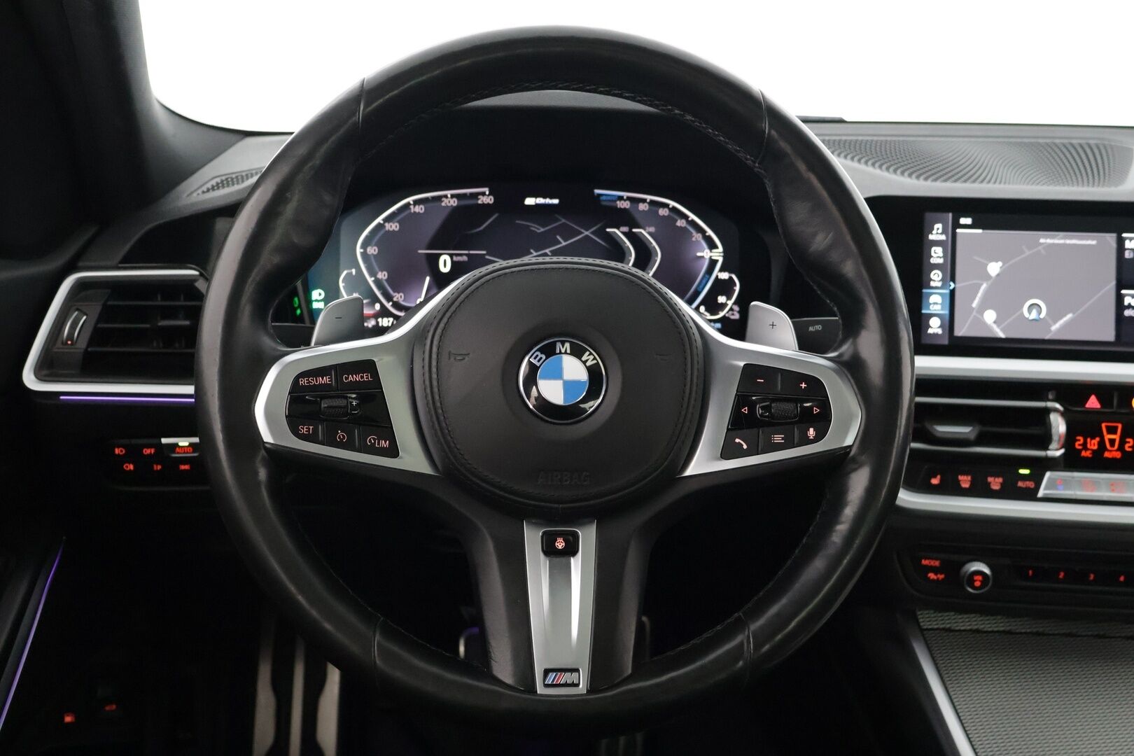 BMW 330 2020 G20 Sedan 330e M-Sport *Kattoluukku / Vakionopeudensäädin / Hifit / Puolinahkapenkit / LED-ajovalot / Kattoluukku / Sähkötoiminen takaluukku* - *2x Aluvanteet / Android auto sekä Appe Carplay / Musta sisäkatto / Upea Väriyhdistelmä*