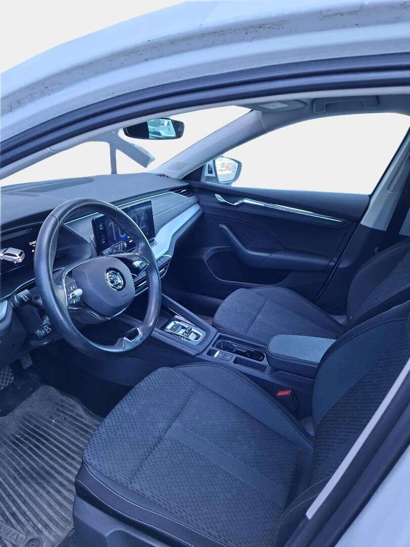 Skoda Octavia 2023 Combi 2.0 TDI 150 Style DSG Autom. * Webasto / ACC / Koukku / Matrix-Led / P.Kamera / Tutkat eteen ja taakse * - 1 omisteinen Suomi auto kaksilla renkailla ja vanteilla! Merkkihuollettu sähköinen huoltokirja - HULLUT AVAJAISHULINAT KORKOTARJOUS 3,29 %