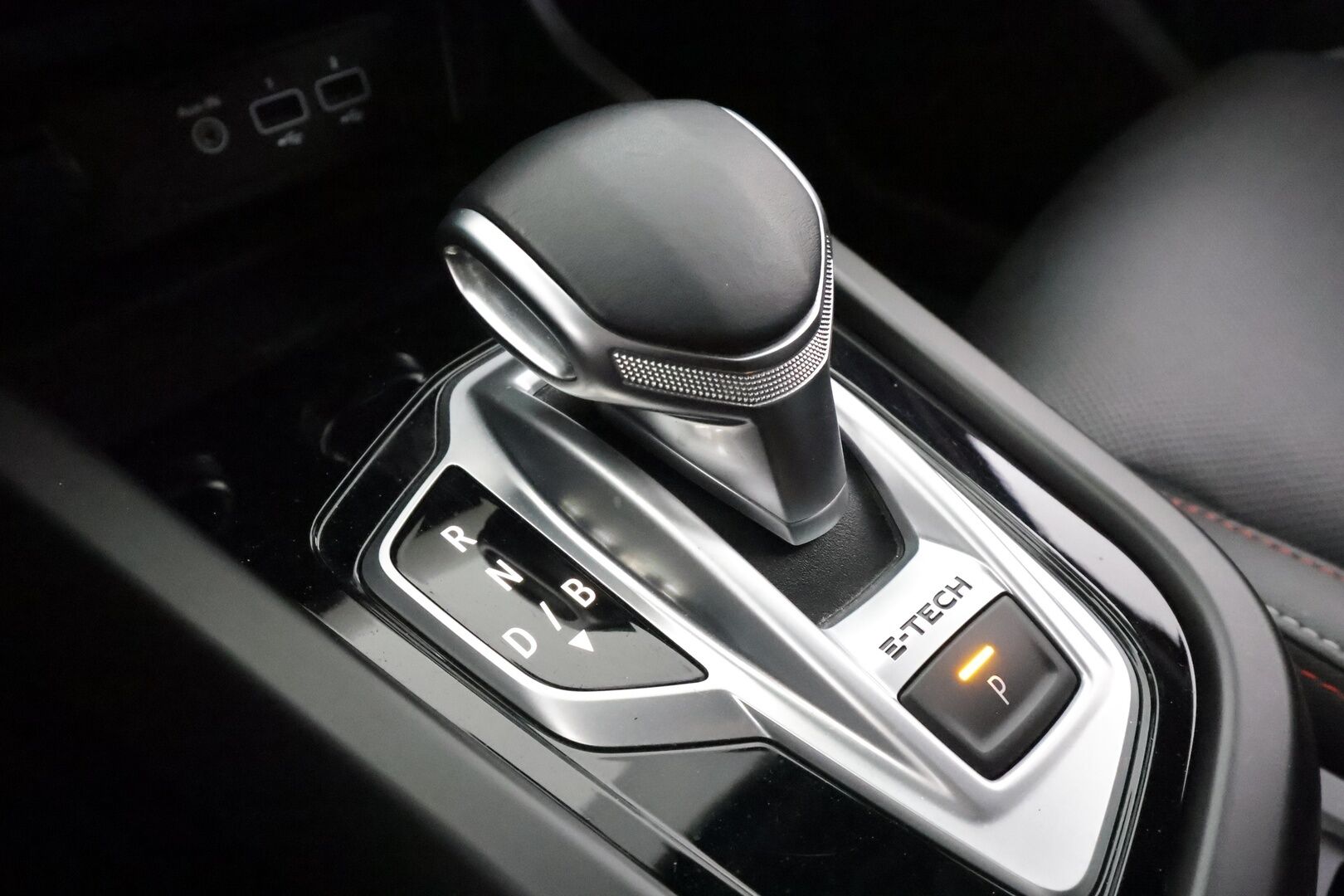 Renault Arkana 2023 E-TECH 145 Hybrid R.S. Line * ACC / Nahkasisusta / LED / P.Kamera / Sähköpenkit / Navi / Kaistavahti / Keyless * - Suomi-auto / Kahdet renkaat aluvanteilla - HULLUT AVAJAISHULINAT KORKOTARJOUS 3,29 %