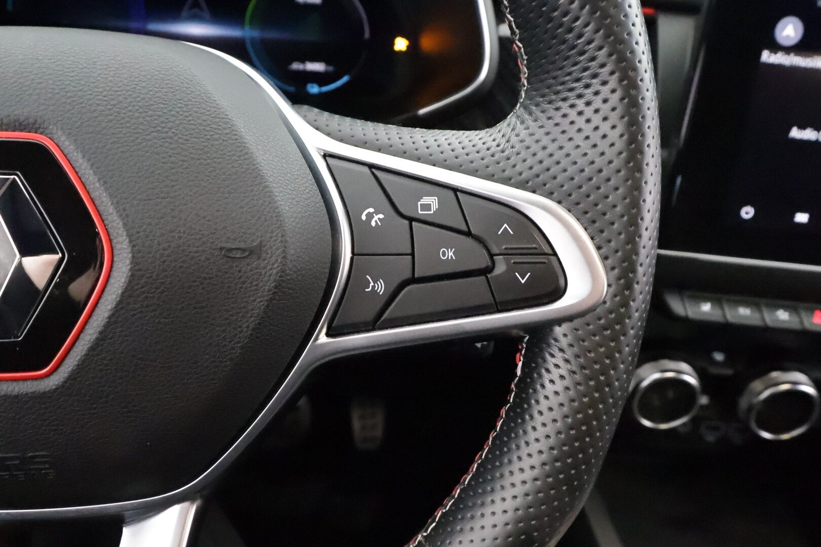 Renault Arkana 2023 E-TECH 145 Hybrid R.S. Line * ACC / LED / P.Kamera / Sähköpenkit / Navi / Kaistavahti / Keyless * - Suomi-auto / Kahdet renkaat aluvanteilla