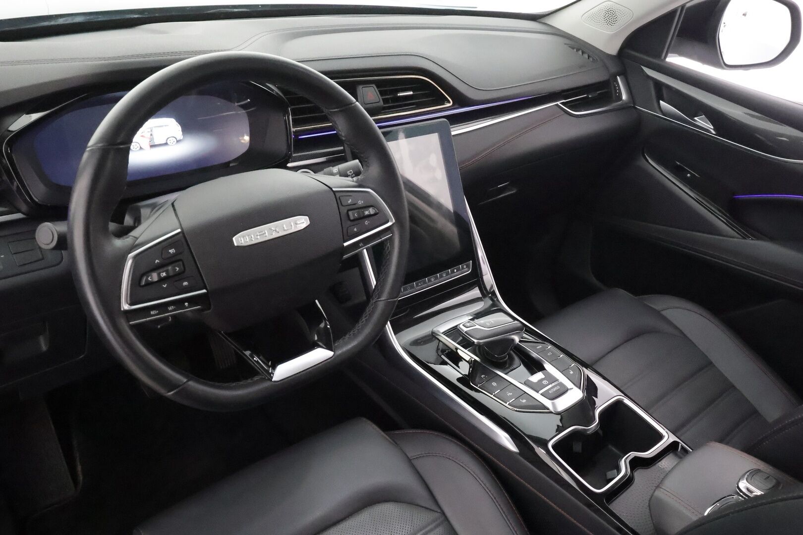 Maxus Euniq 6 2022 Grand Suv - | ACC | Nahkaverhoilu | Sähköpenkit | Panorama | 360° | BSM | Lane Assist | RCTA | Ambient light | Keyless | Apple Carplay | 1-om suomiauto | 2x renkaat aluin | 