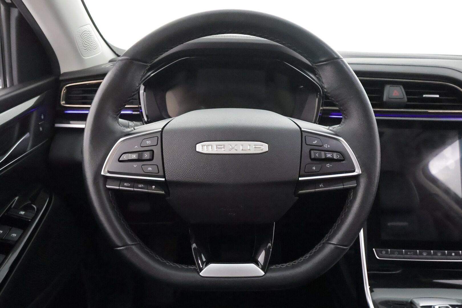 Maxus Euniq 6 2022 Grand Suv - | ACC | Nahkaverhoilu | Sähköpenkit | Panorama | 360° | BSM | Lane Assist | RCTA | Ambient light | Keyless | Apple Carplay | 1-om suomiauto | 2x renkaat aluin | 