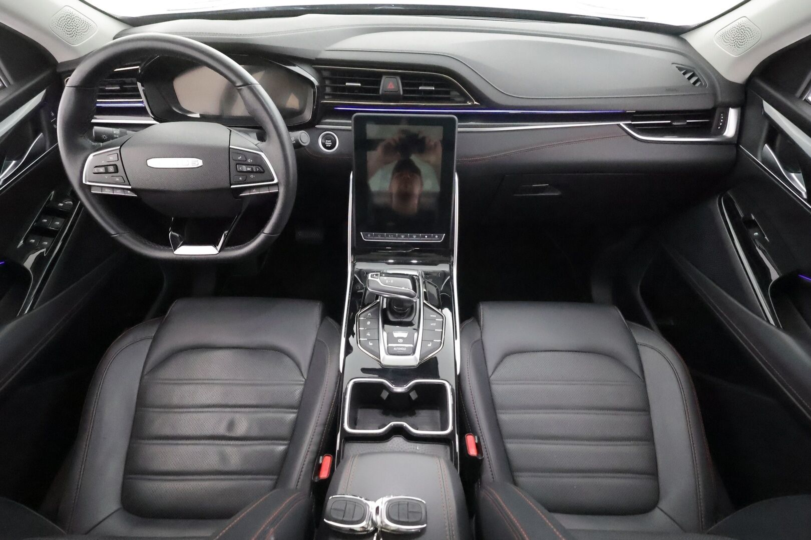 Maxus Euniq 6 2022 Grand Suv - | ACC | Nahkaverhoilu | Sähköpenkit | Panorama | 360° | BSM | Lane Assist | RCTA | Ambient light | Keyless | Apple Carplay | 1-om suomiauto | 2x renkaat aluin | 