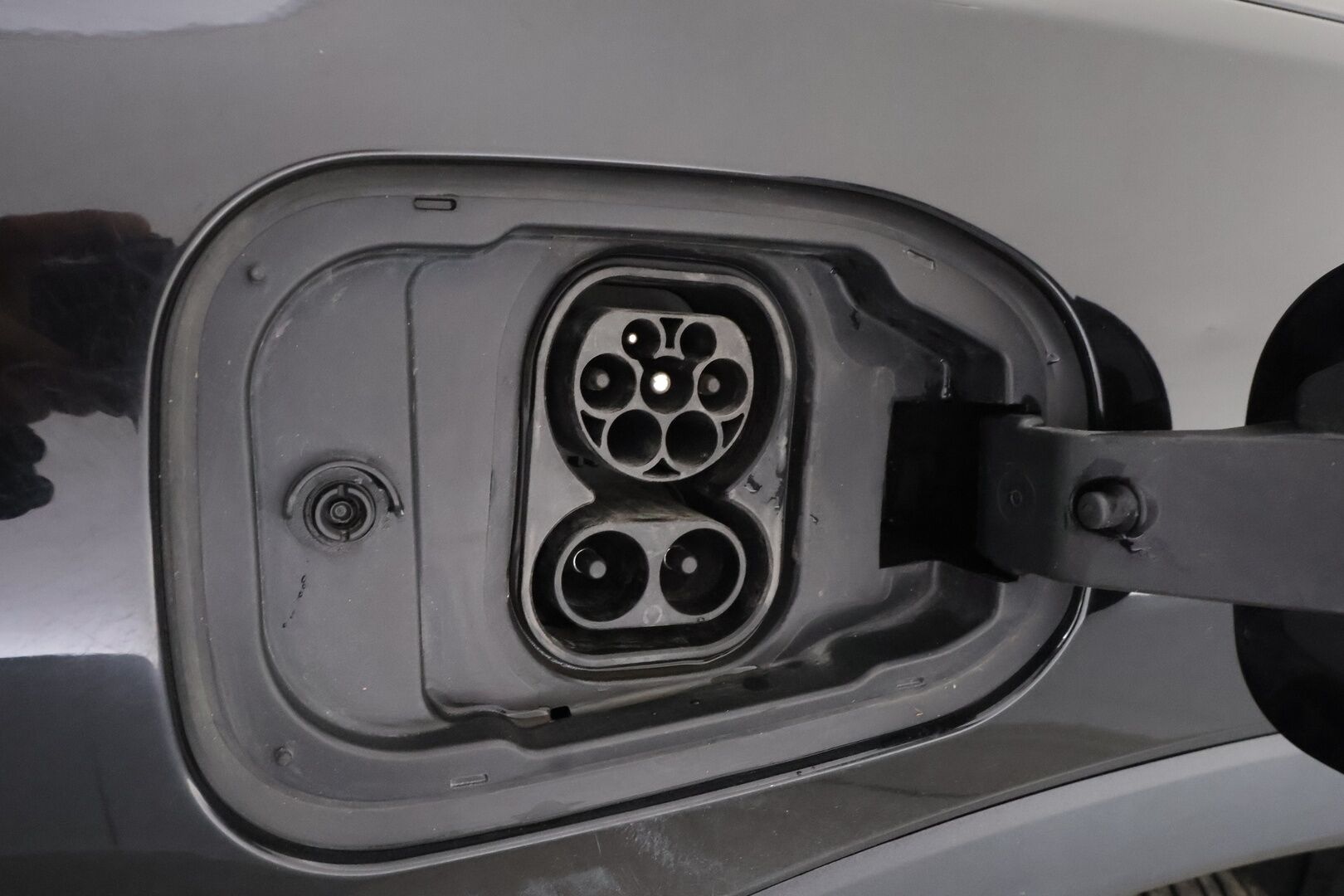 Maxus Euniq 6 2022 Grand Suv - | ACC | Nahkaverhoilu | Sähköpenkit | Panorama | 360° | BSM | Lane Assist | RCTA | Ambient light | Keyless | Apple Carplay | 1-om suomiauto | 2x renkaat aluin | 