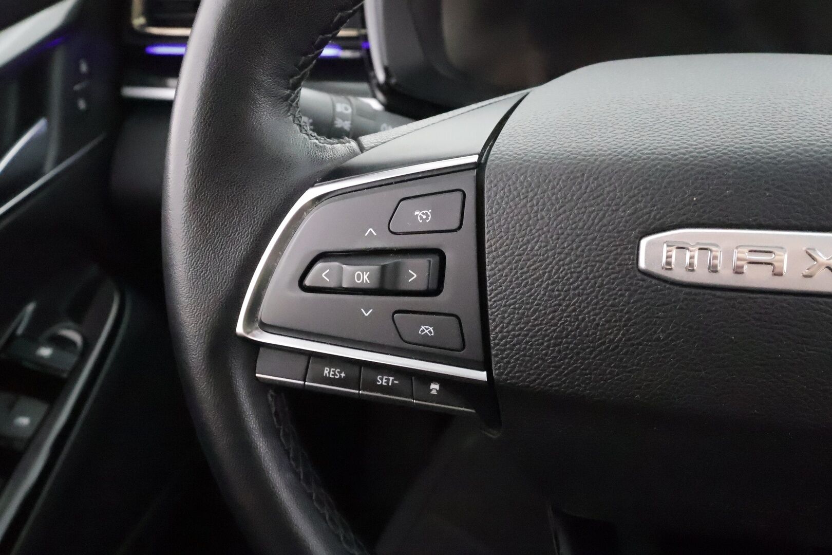 Maxus Euniq 6 2022 Grand Suv - | ACC | Nahkaverhoilu | Sähköpenkit | Panorama | 360° | BSM | Lane Assist | RCTA | Ambient light | Keyless | Apple Carplay | 1-om suomiauto | 2x renkaat aluin | 