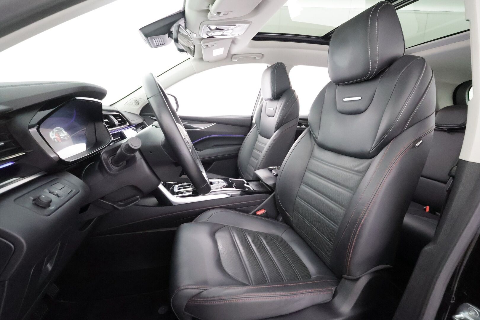 Maxus Euniq 6 2022 Grand Suv - | ACC | Nahkaverhoilu | Sähköpenkit | Panorama | 360° | BSM | Lane Assist | RCTA | Ambient light | Keyless | Apple Carplay | 1-om suomiauto | 2x renkaat aluin | 