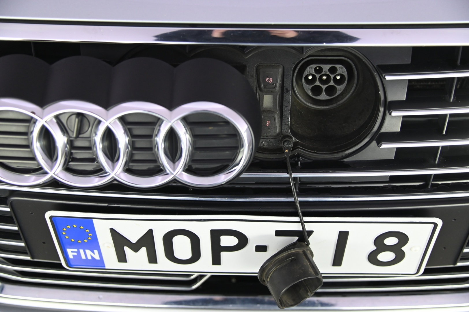 Audi A3 2017 Sportback e-tron S-line - S-line | P.kamera | LED | Keyless | 2 renkaat aluvanteilla