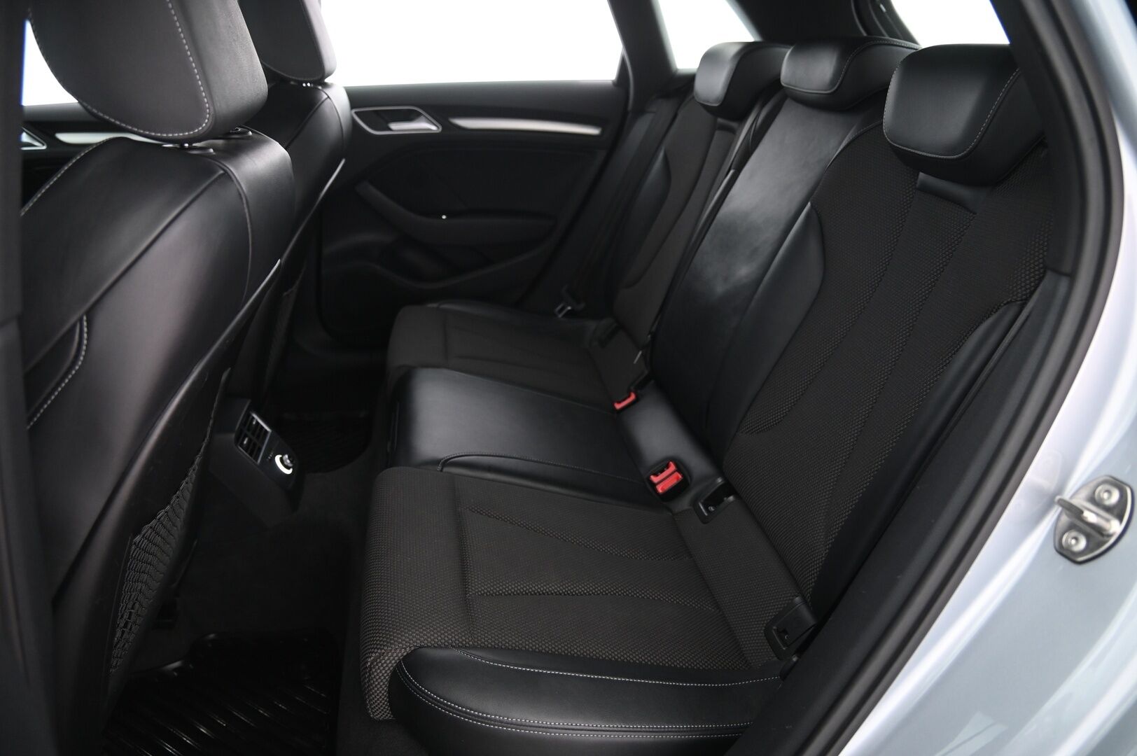 Audi A3 2017 Sportback e-tron S-line - S-line | P.kamera | LED | Keyless | 2 renkaat aluvanteilla