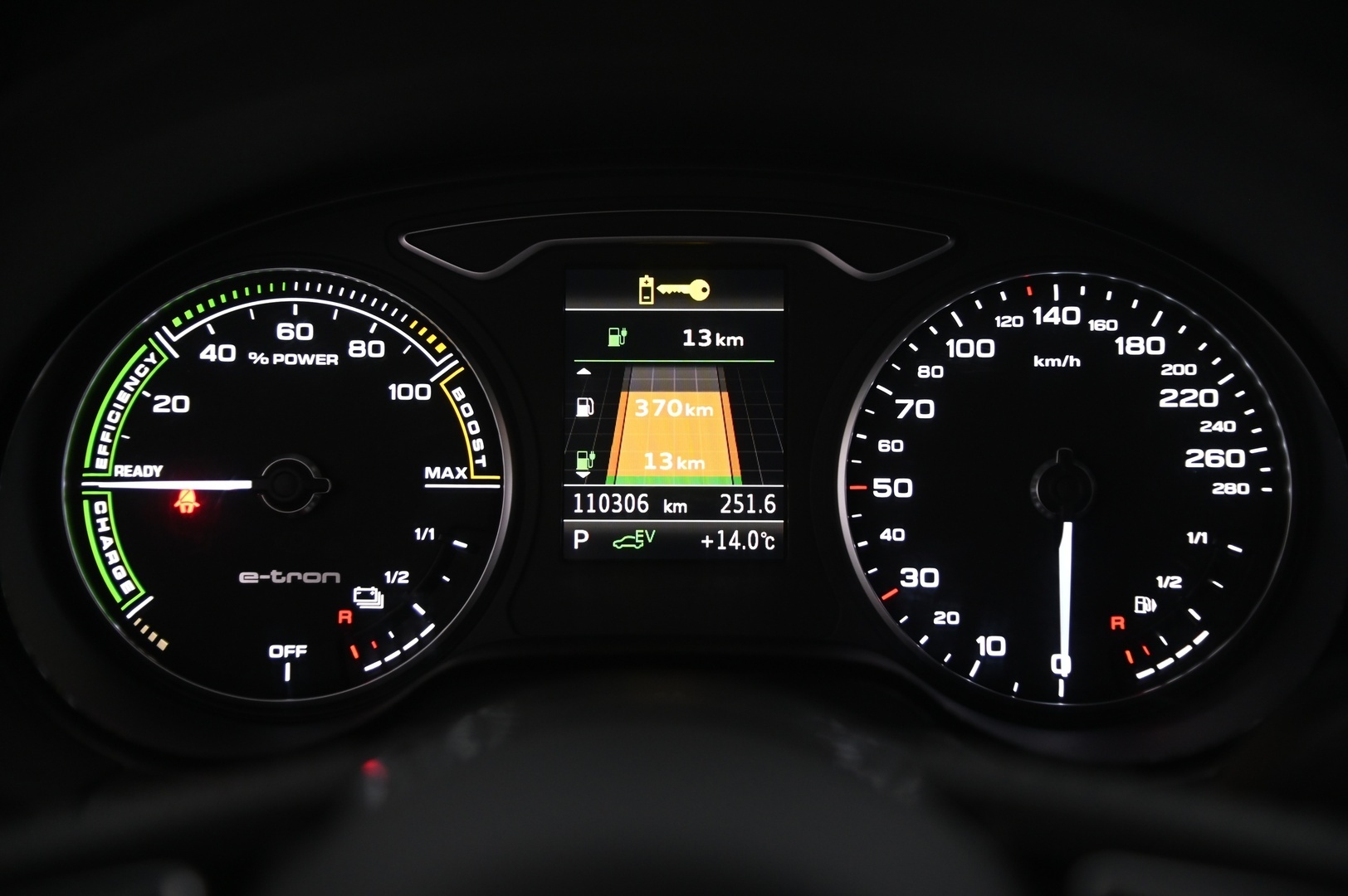 Audi A3 2017 Sportback e-tron S-line - S-line | P.kamera | LED | Keyless | 2 renkaat aluvanteilla