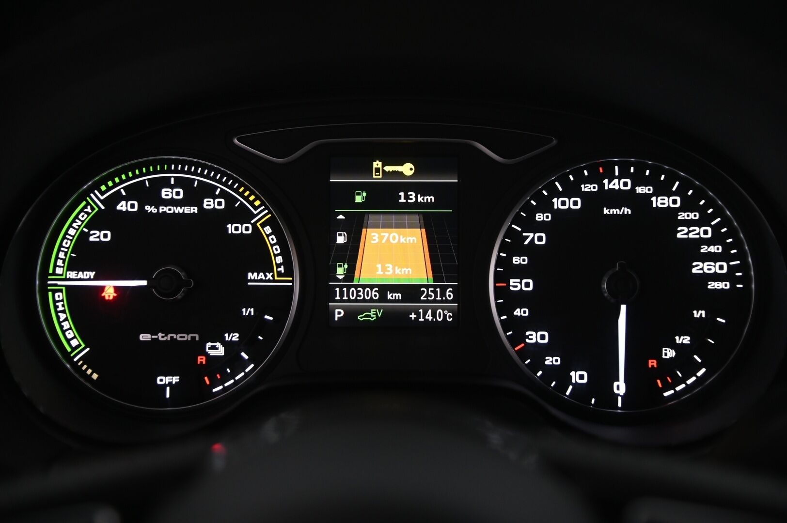 Audi A3 2017 Sportback e-tron S-line - S-line | P.kamera | LED | Keyless | 2 renkaat aluvanteilla