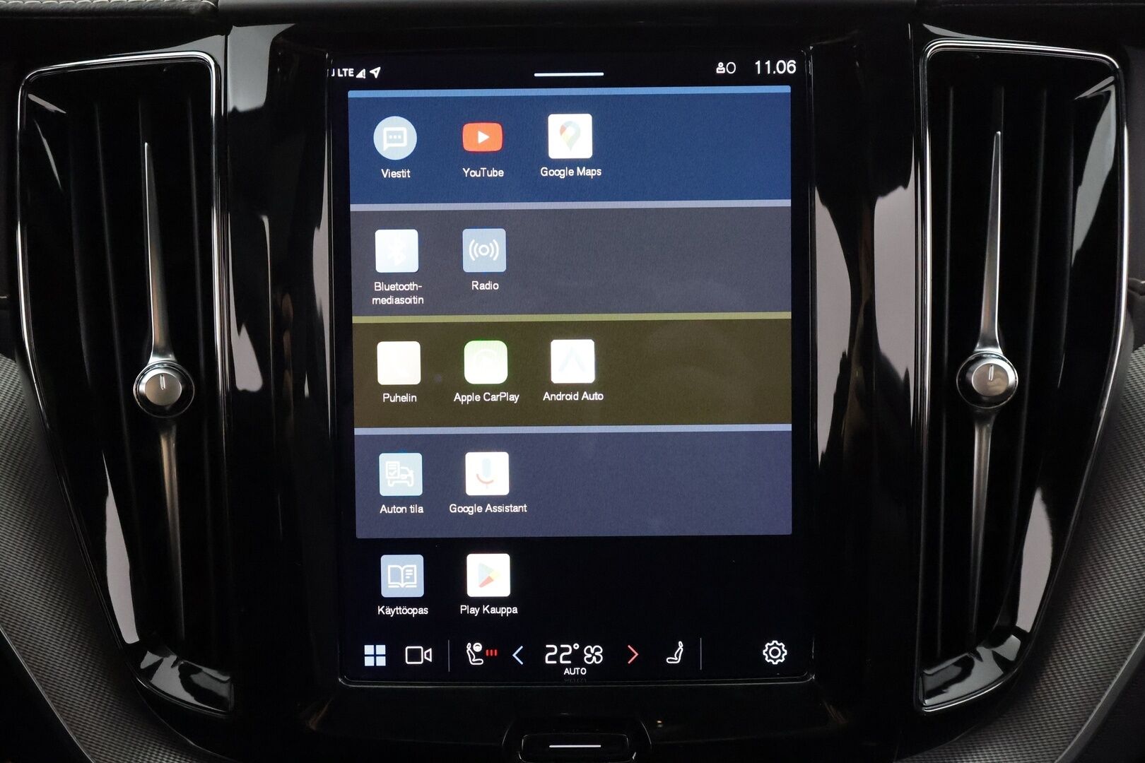 Volvo XC60 2022 T6 AWD Long Range R-Design Edition aut * ACC / P.kamera / Full LED / Webasto / Navi / Muistipenkki / Panorama / Facelift * - Akku kuntotarkastettu SoH 96% / Kahdet OEM vanteet / Merkkihuollettu