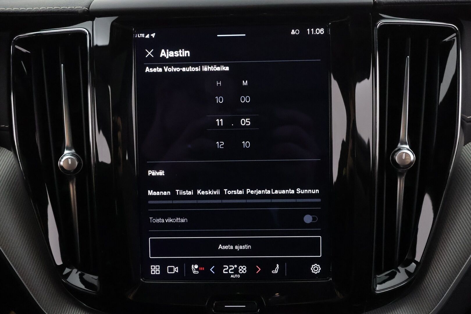 Volvo XC60 2022 T6 AWD Long Range R-Design Edition aut * ACC / P.kamera / Full LED / Webasto / Navi / Muistipenkki / Panorama / Facelift * - Kahdet renkaat aluvanteilla / Merkkihuollettu - HULLU BLACKWEEK KORKOTARJOUS 2,49%