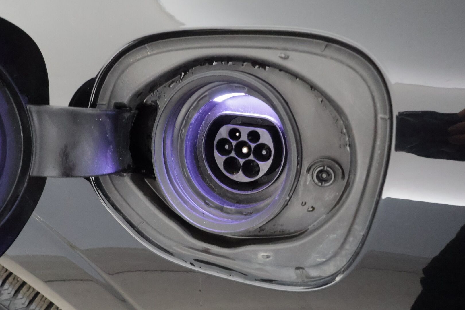 Volvo XC60 2022 T6 AWD Long Range R-Design Edition aut * ACC / P.kamera / Full LED / Webasto / Navi / Muistipenkki / Panorama / Facelift * - KATSO MIHIN HINTAAN Facelift! / SoH 96% / Kahdet OEM vanteet / Merkkihuollettu