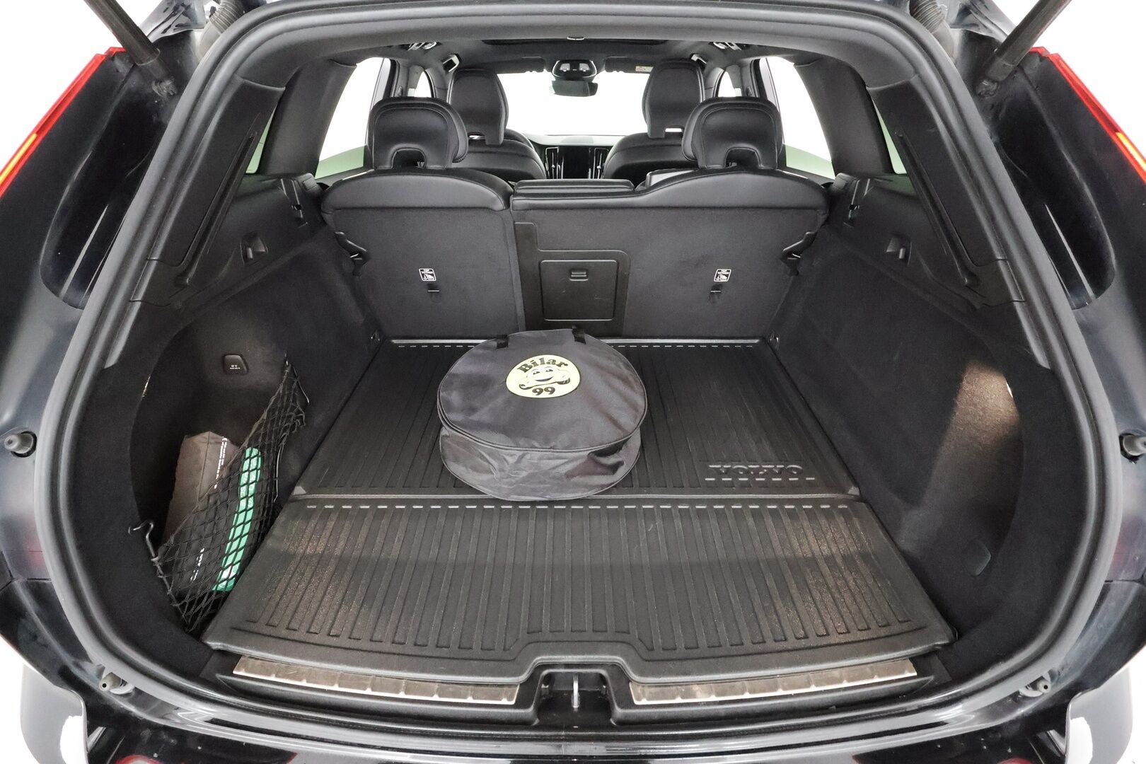 Volvo XC60 2022 T6 AWD Long Range R-Design Edition aut * ACC / P.kamera / Full LED / Webasto / Navi / Muistipenkki / Panorama / Facelift * - Akku kuntotarkastettu SoH 96% / Kahdet OEM vanteet / Merkkihuollettu