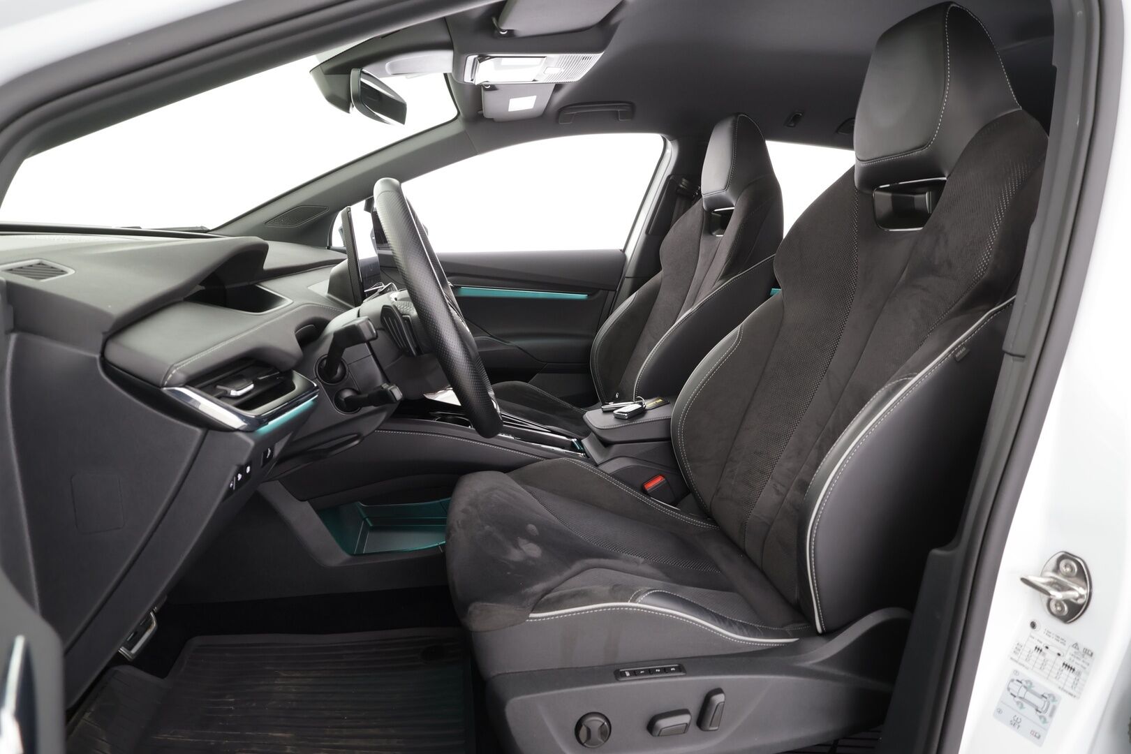 Skoda Enyaq 2023 80 SportLine iV * Canton / ACC / ILP / Matrix-LED / Koukku / P.Kamera / Muistipenkki / Navi / Keyless * - 1-om Suomi-auto / Akku kuntotarkastettu SoH 93% / 2x Latauskaapelit / Kahdet renkaat