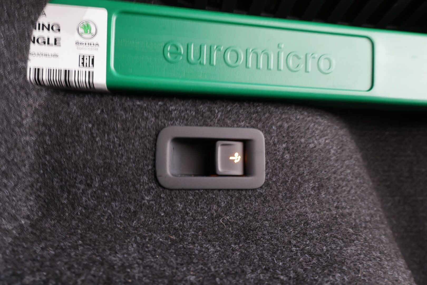 Skoda Enyaq 2023 80 SportLine iV * Canton / ACC / ILP / Matrix-LED / Koukku / P.Kamera / Muistipenkki / Navi / Keyless * - 1-om Suomi-auto / Akku kuntotarkastettu SoH 93% / 2x Latauskaapelit / Kahdet renkaat