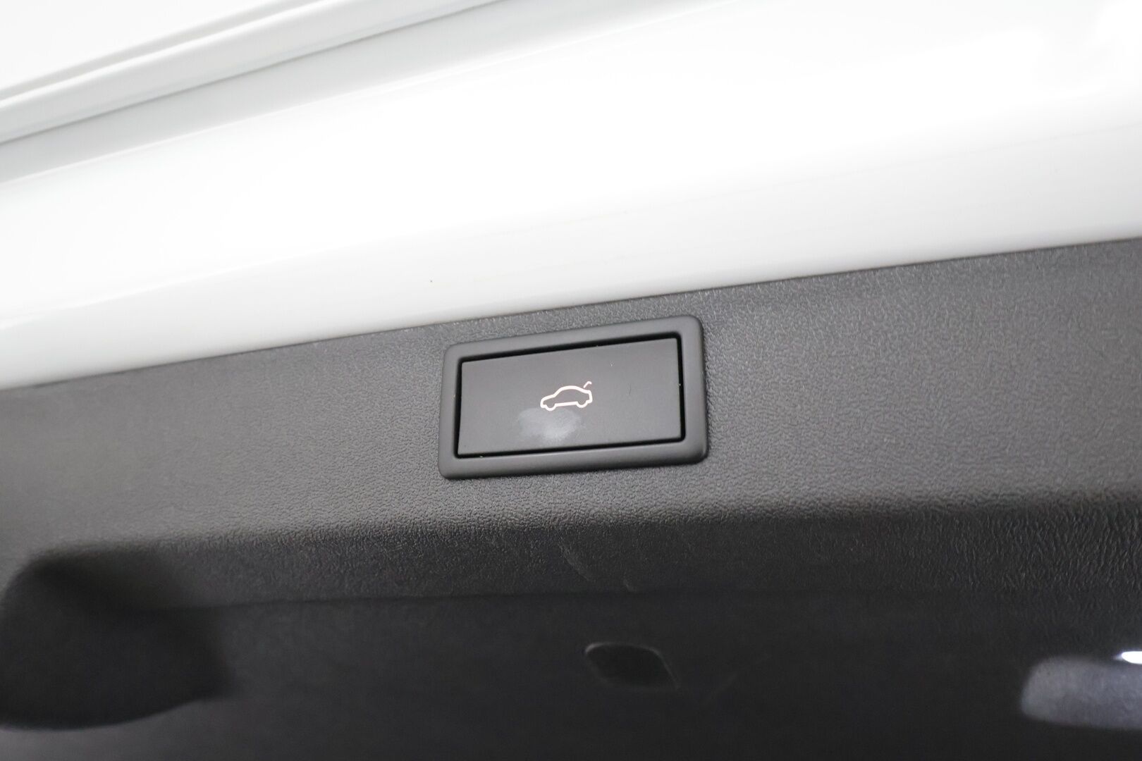 Skoda Enyaq 2023 80 SportLine iV * Canton / ACC / ILP / Matrix-LED / Koukku / P.Kamera / Muistipenkki / Navi / Keyless * - 1-om Suomi-auto / Akku kuntotarkastettu SoH 93% / 2x Latauskaapelit / Kahdet renkaat
