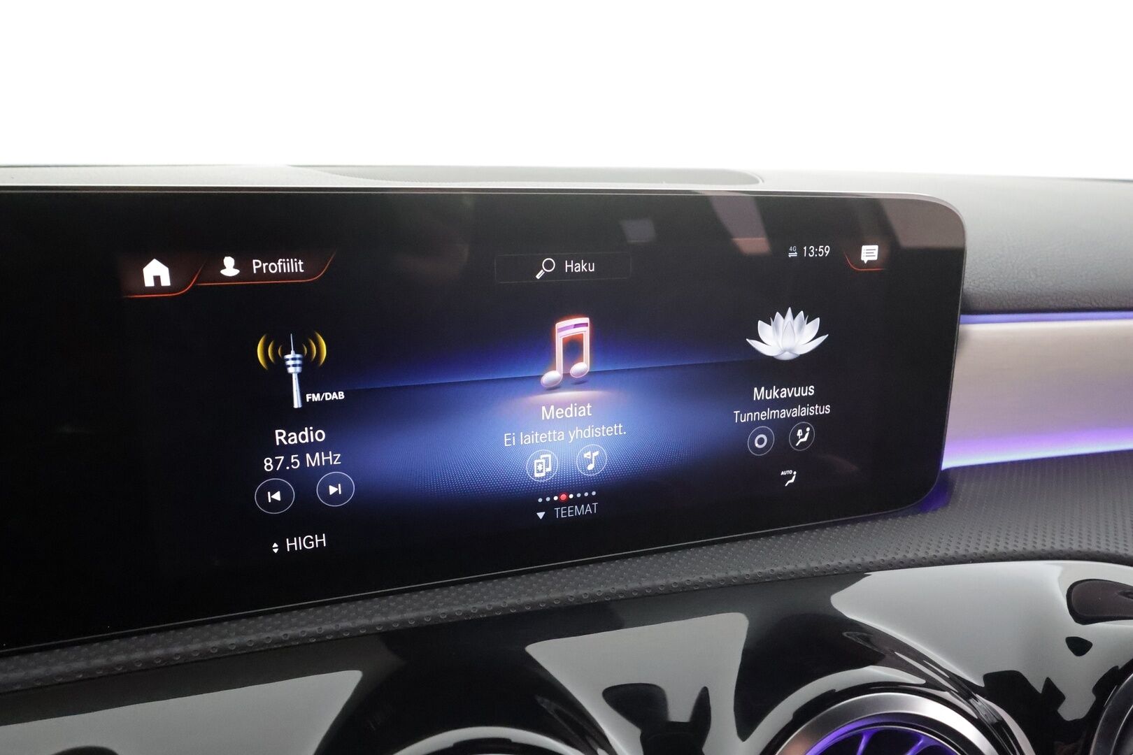 Mercedes-Benz A 2023 250 e A Business AMG Edition * Widescreen / Vakkari / LED / Sporttipenkit / P.kamera / Apple&Android * - 1.Om Suomi-auto / Kahdet renkaat ja vanteet