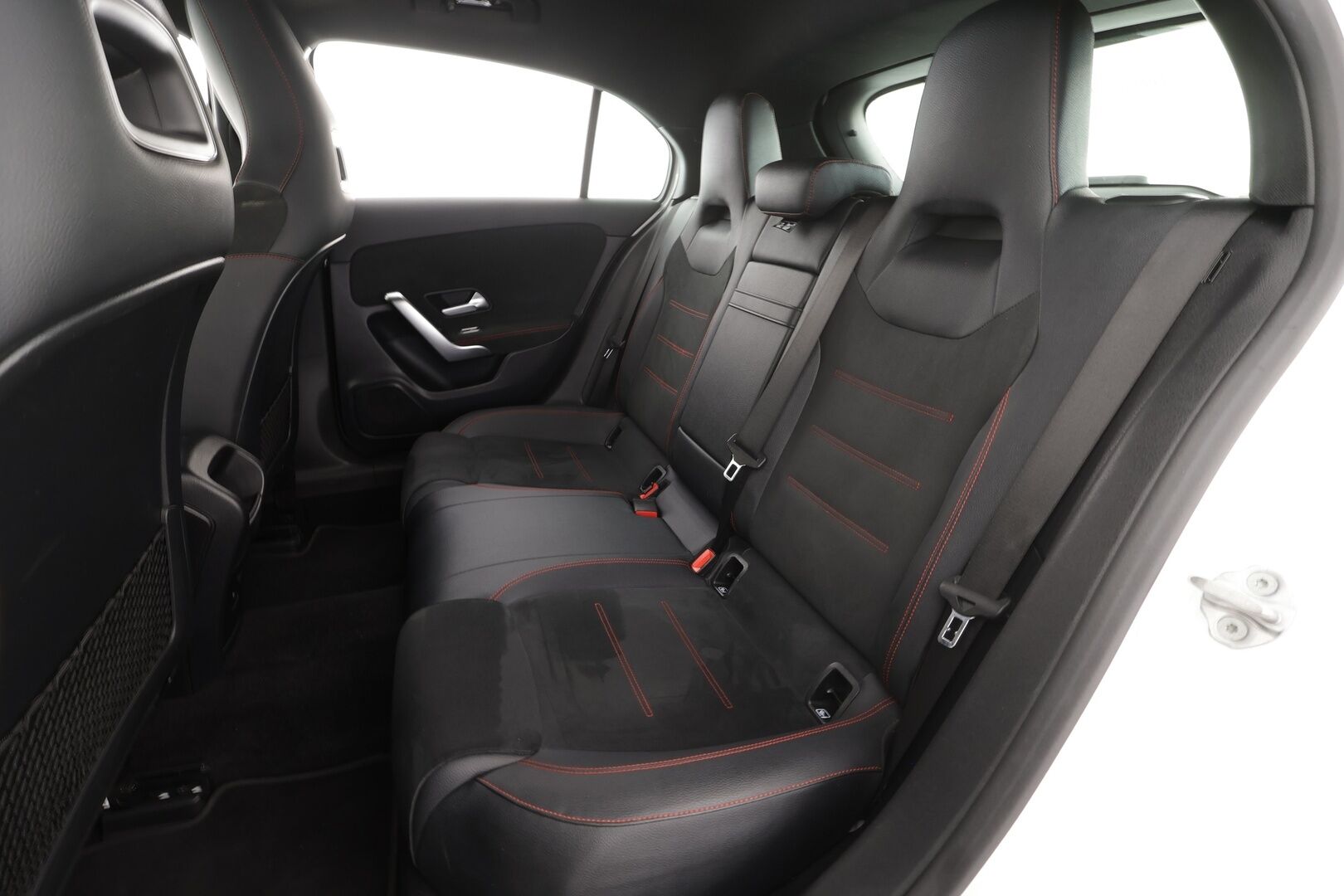 Mercedes-Benz A 2023 250 e A Business AMG Edition * Widescreen / Vakkari / LED / Sporttipenkit / P.kamera / Apple&Android * - 1.Om Suomi-auto / Kahdet renkaat ja vanteet