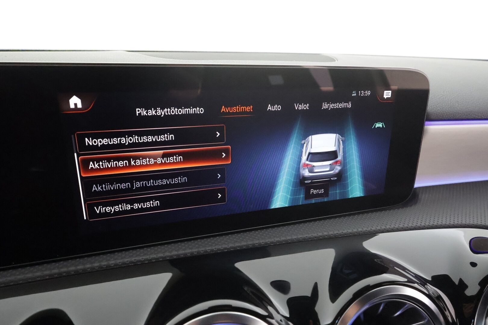Mercedes-Benz A 2023 250 e A Business AMG Edition * Widescreen / Vakkari / LED / Sporttipenkit / P.kamera / Apple&Android * - 1.Om Suomi-auto / Kahdet renkaat ja vanteet