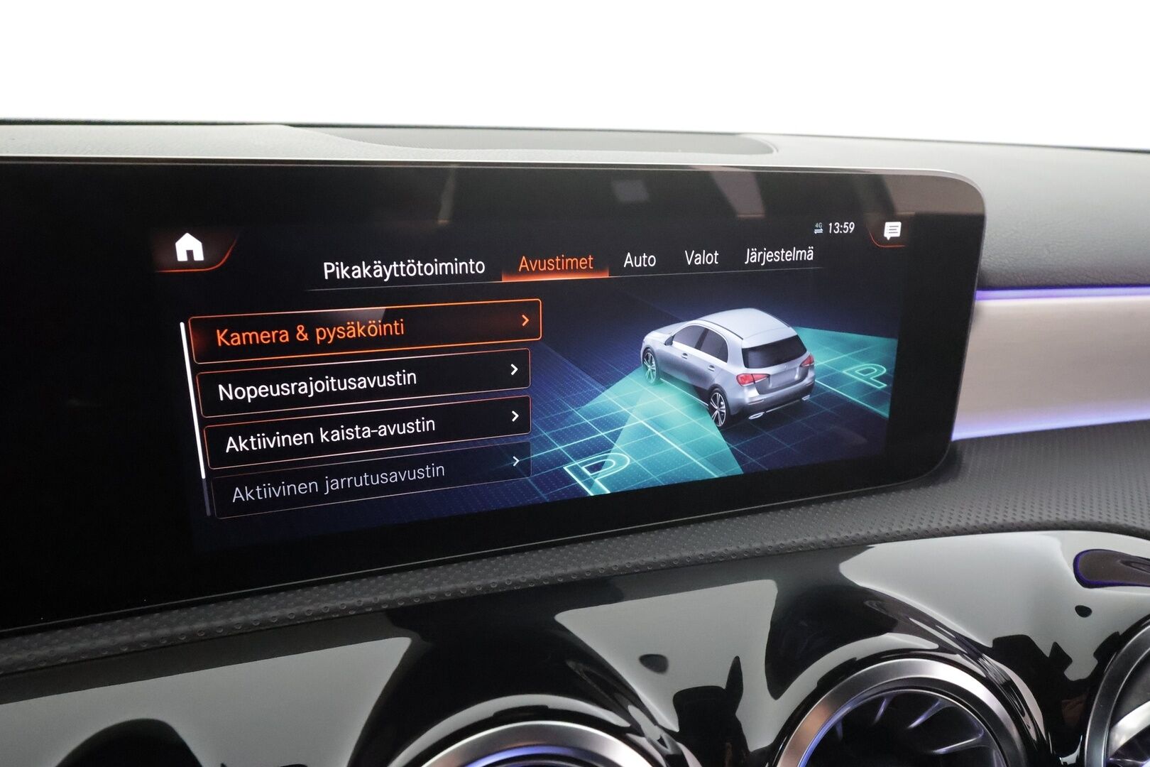Mercedes-Benz A 2023 250 e A Business AMG Edition * Widescreen / Vakkari / LED / Sporttipenkit / P.kamera / Apple&Android * - 1.Om Suomi-auto / Kahdet renkaat ja vanteet