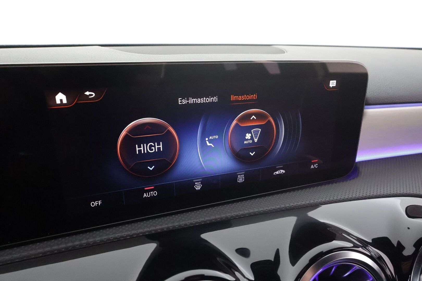 Mercedes-Benz A 2023 250 e A Business AMG Edition * Widescreen / Vakkari / LED / Sporttipenkit / P.kamera / Apple&Android * - 1.Om Suomi-auto / Kahdet renkaat ja vanteet - HULLUT AVAJAISHULINAT KORKOTARJOUS 3,29 %