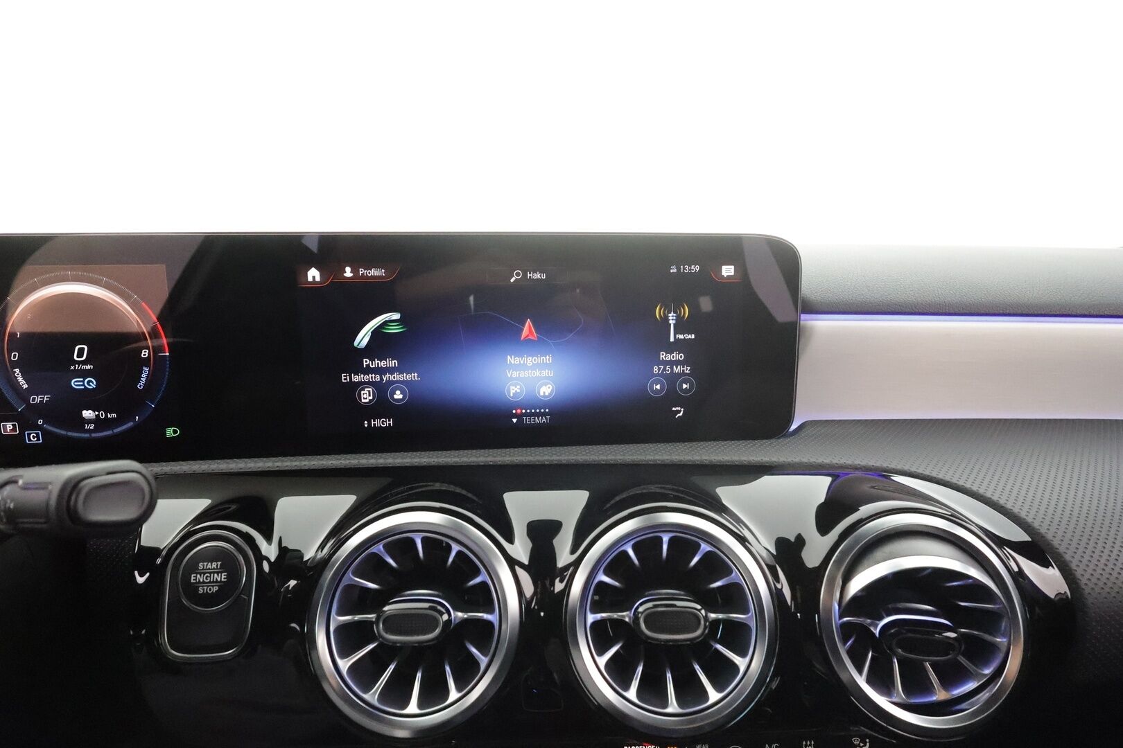 Mercedes-Benz A 2023 250 e A Business AMG Edition * Widescreen / Vakkari / LED / Sporttipenkit / P.kamera / Apple&Android * - 1.Om Suomi-auto / Kahdet renkaat ja vanteet