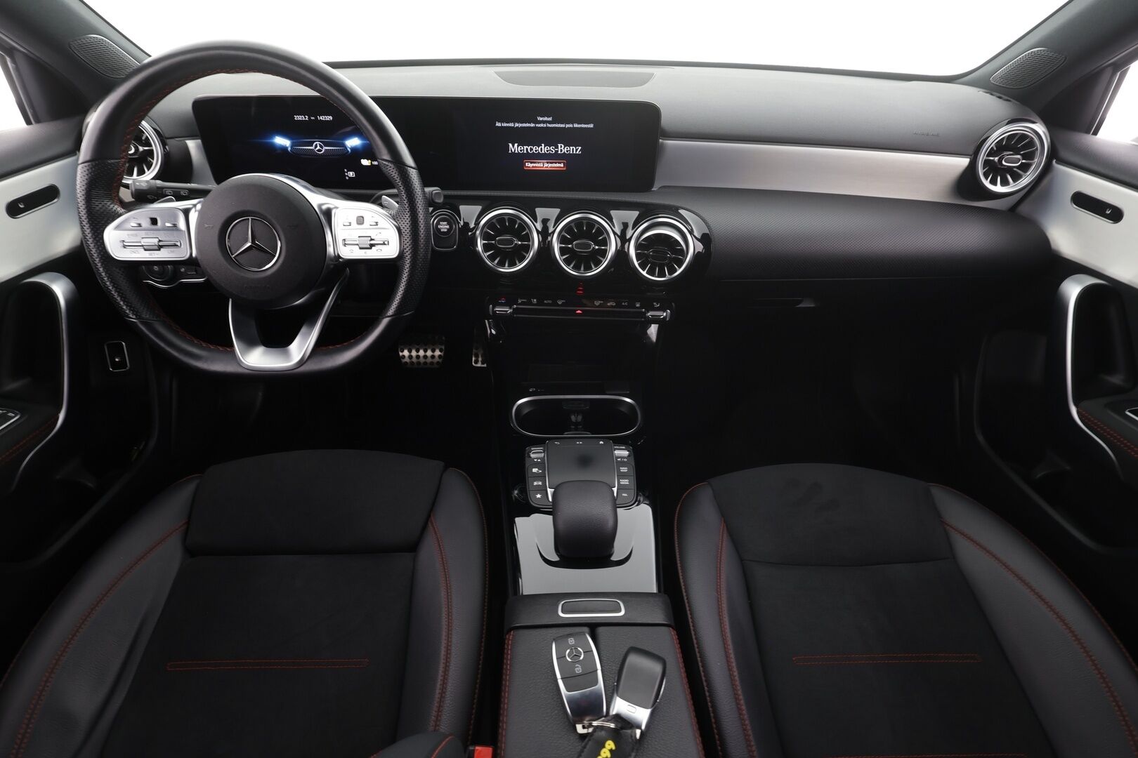 Mercedes-Benz A 2023 250 e A Business AMG Edition * Widescreen / Vakkari / LED / Sporttipenkit / P.kamera / Apple&Android * - 1.Om Suomi-auto / Kahdet renkaat ja vanteet