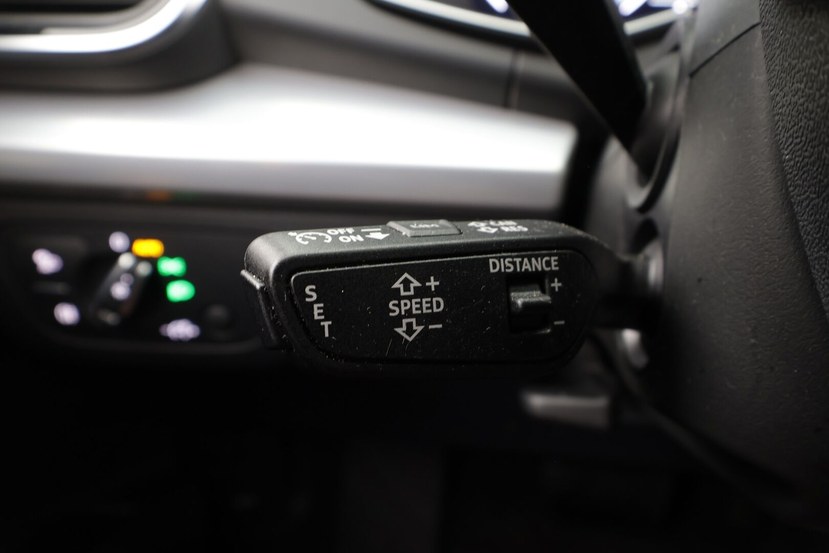 Audi Q5 2023 S line 55 TFSI e 270 kW quattro S tronic Electrified Edition * Koukku / ACC / Matrix-LED / P.Kamera / Sportnahat * - Ilma-alusta / Keyless / 1-om Suomi-auto / Kahdet renkaat / Merkkihuollot - HULLUT BLACKWEEK JATKOT - KORKOTARJOUS 2,49%