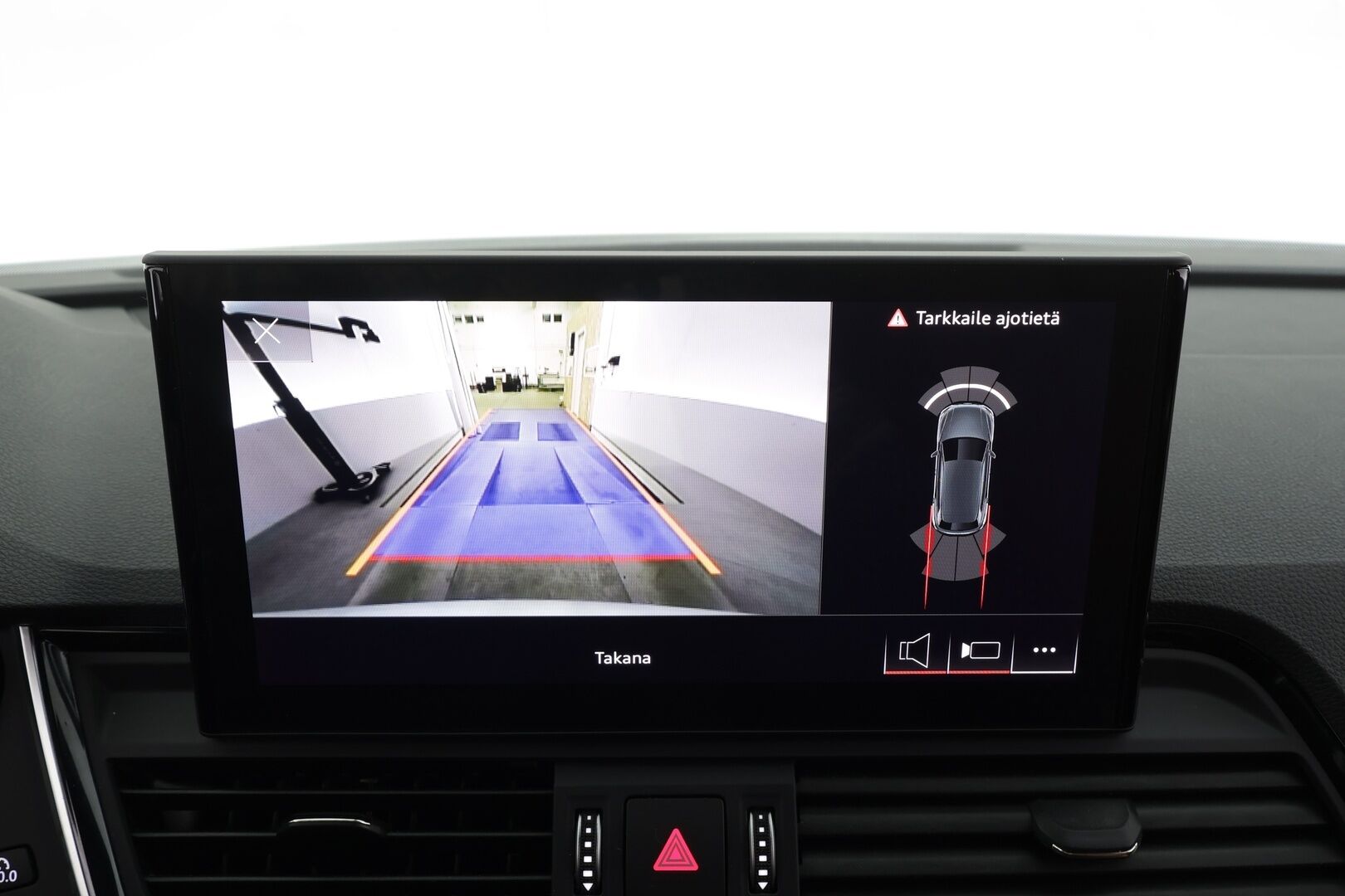 Audi Q5 2023 S line 55 TFSI e 270 kW quattro S tronic Electrified Edition * Koukku / ACC / Matrix-LED / P.Kamera / Sportnahat * - Ilma-alusta / Keyless / 1-om Suomi-auto / Kahdet renkaat / Merkkihuollot - HULLUT BLACKWEEK JATKOT - KORKOTARJOUS 2,49%