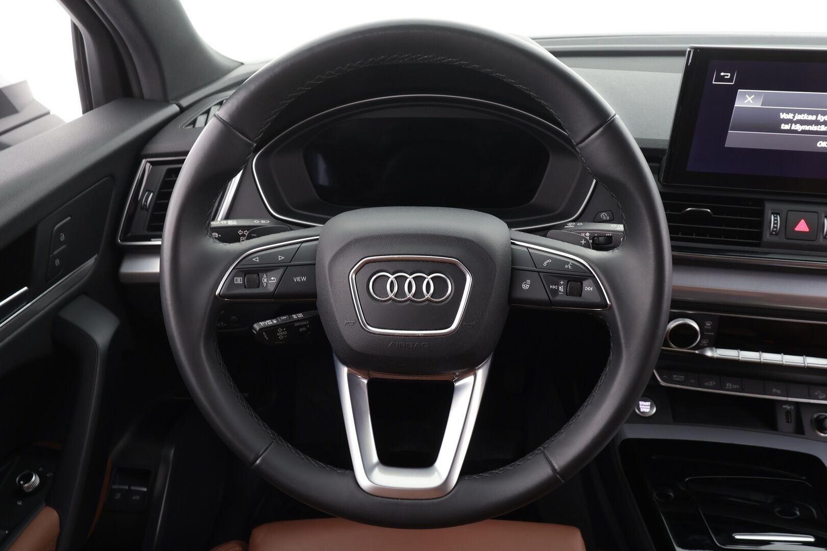 Audi Q5 2023 S line 55 TFSI e 270 kW quattro S tronic Electrified Edition * Koukku / ACC / Matrix-LED / P.Kamera / Sportnahat * - Ilma-alusta / Keyless / 1-om Suomi-auto / Kahdet renkaat / Merkkihuollot - HULLUT BLACKWEEK JATKOT - KORKOTARJOUS 2,49%