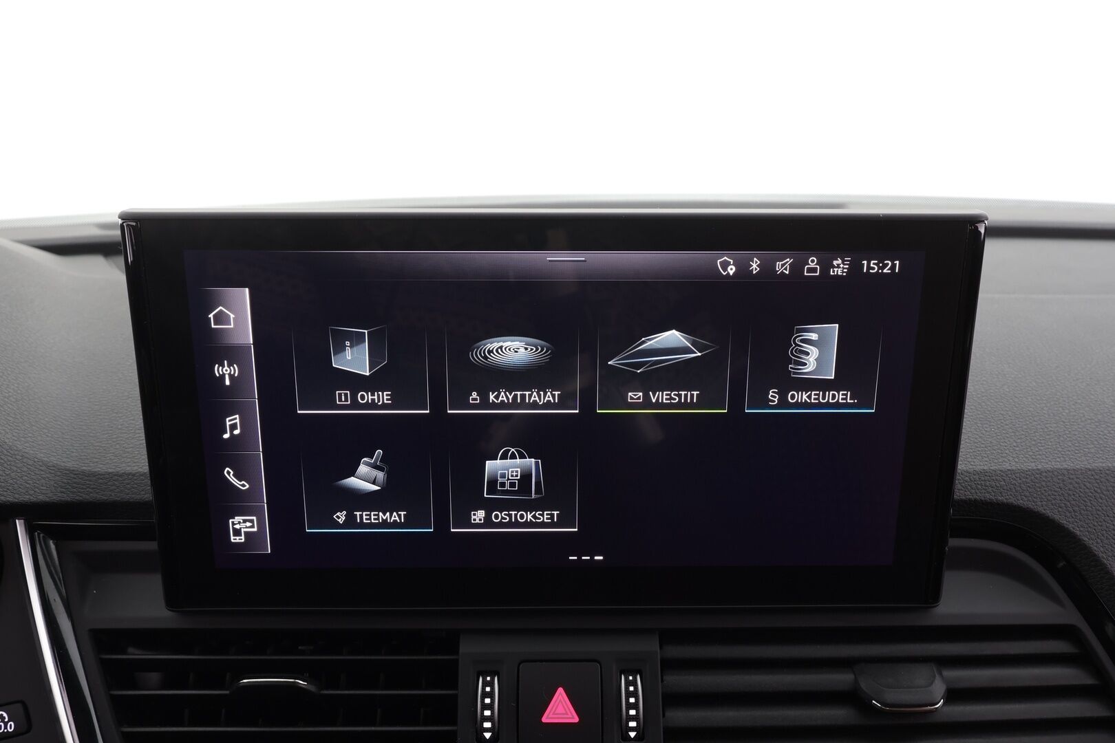 Audi Q5 2023 S line 55 TFSI e 270 kW quattro S tronic Electrified Edition * Koukku / ACC / Matrix-LED / P.Kamera / Sportnahat * - Ilma-alusta / Keyless / 1-om Suomi-auto / Kahdet renkaat / Merkkihuollot - HULLUT BLACKWEEK JATKOT - KORKOTARJOUS 2,49%