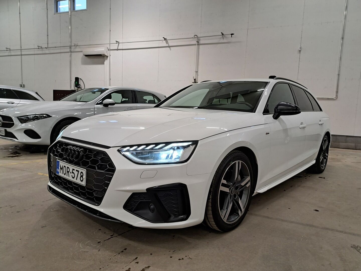 Audi A4 2023 Avant Business S line 40 TFSI 150 kW MHEV quattro S tronic * 1-om. Suomi-auto / Webasto / ACC / P.kamera / Koukku * - TULOSSA MYYNTIIN!