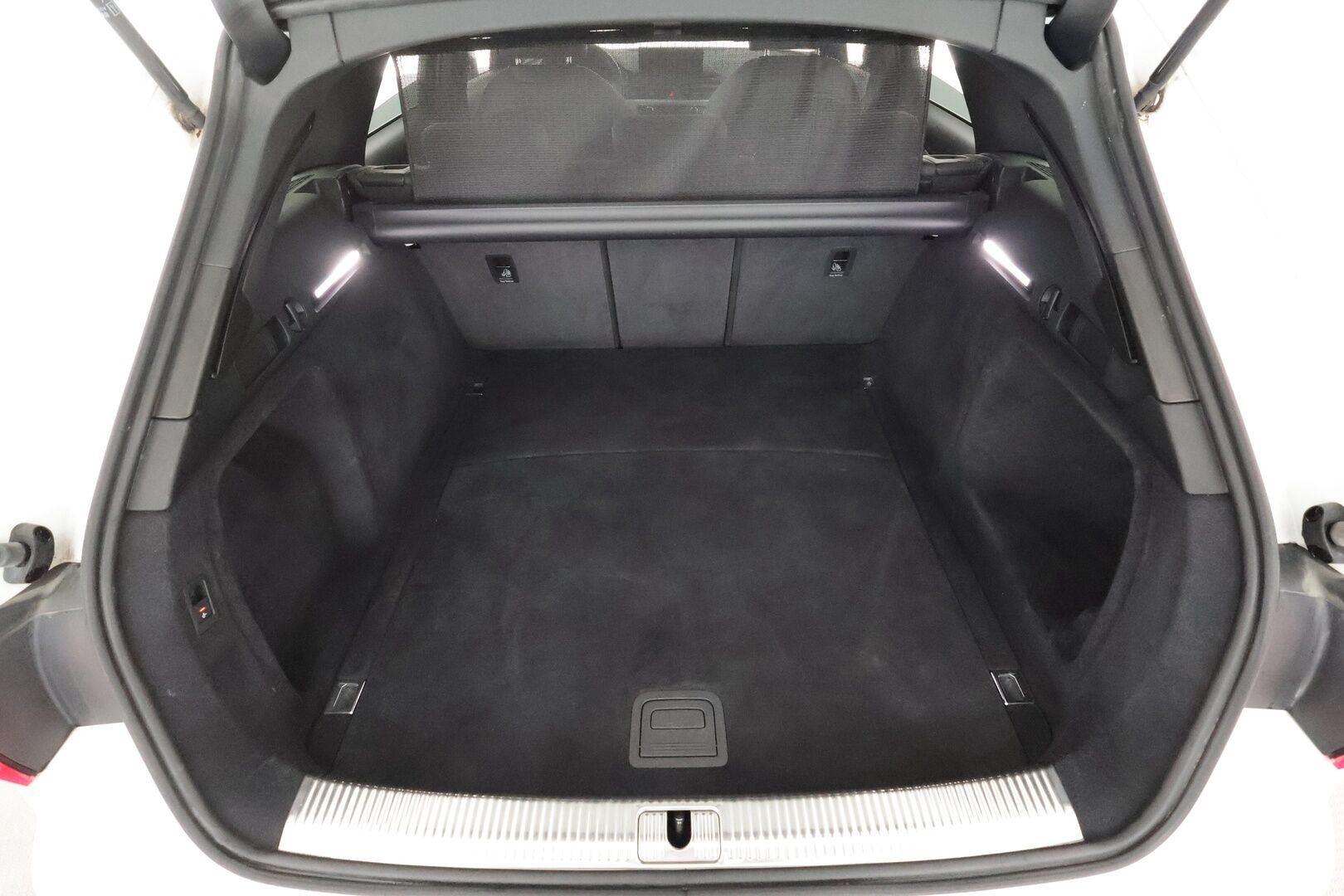 Audi A4 2023 Avant Business S line 40 TFSI 150 kW MHEV quattro S tronic - ACC | P.kamera | Matrix LED | Koukku | Webasto | Sähköpenkit | Suomi-auto | Kahdet renkaat aluvanteilla